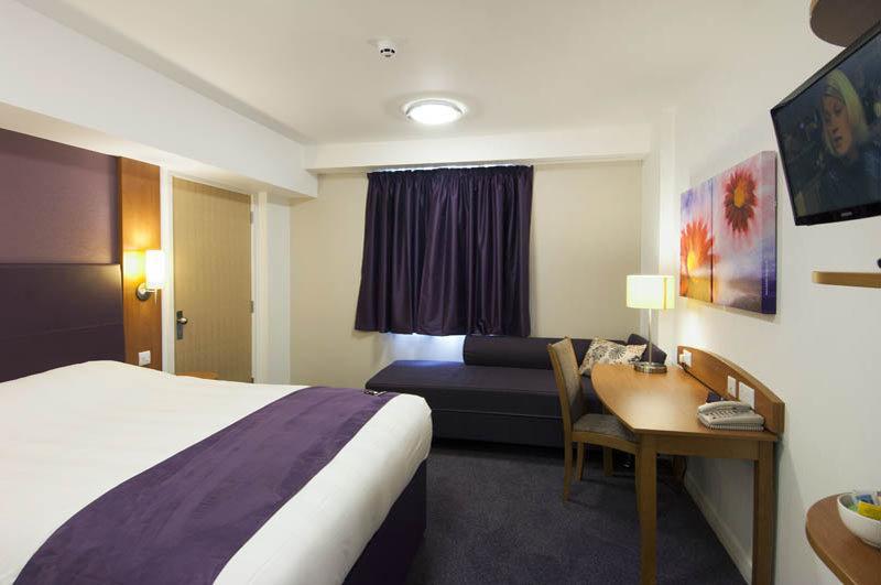 Premier Inn Kilmarnock Exterior photo